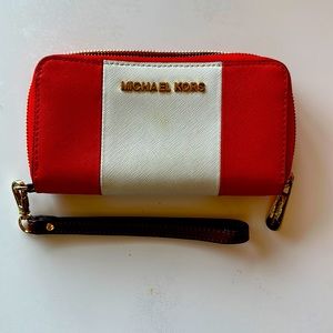 Michael Kors Smartphone Wristlet
